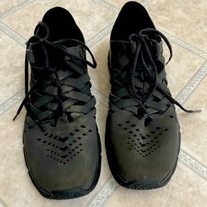 NIKE LUNAR FINGERTRAP TR SNEAKERS